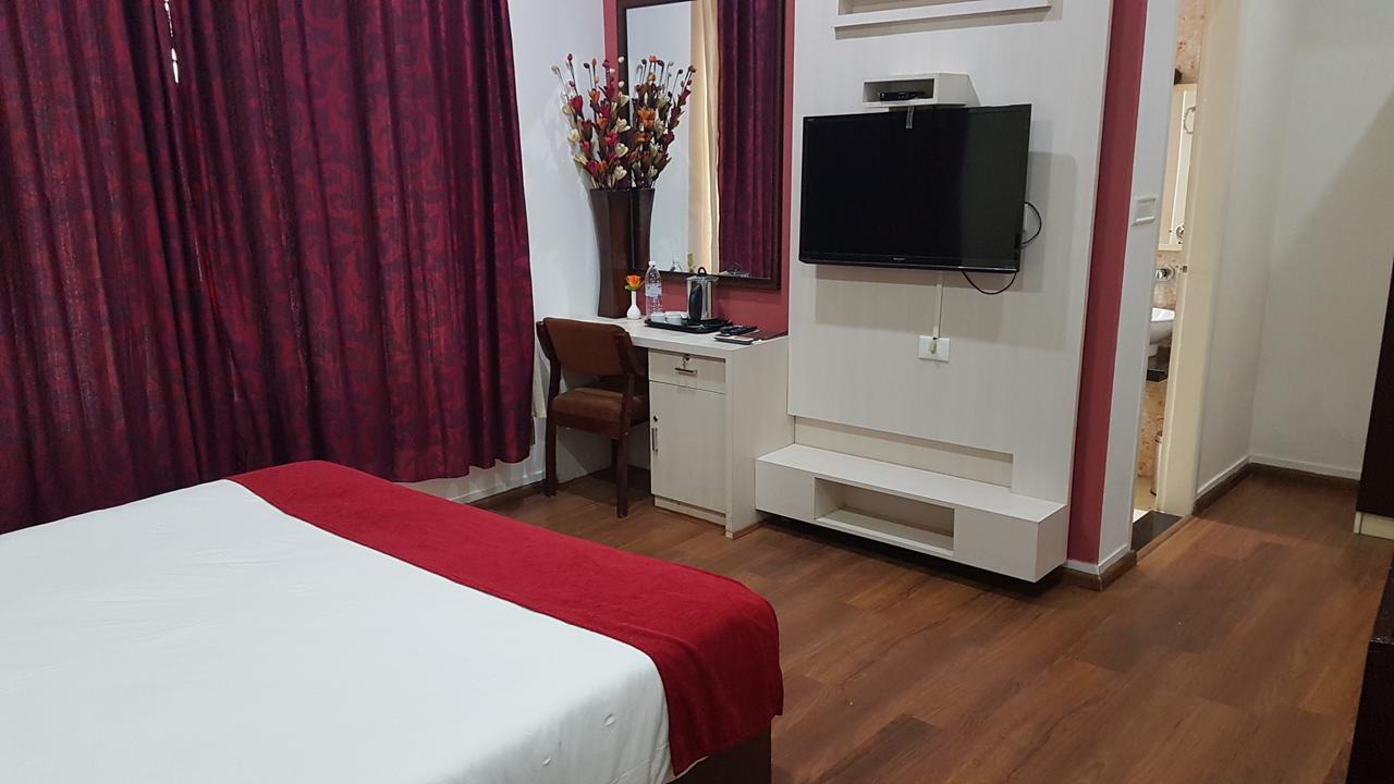 Xavier'S Residency Hotel Колам Екстериор снимка