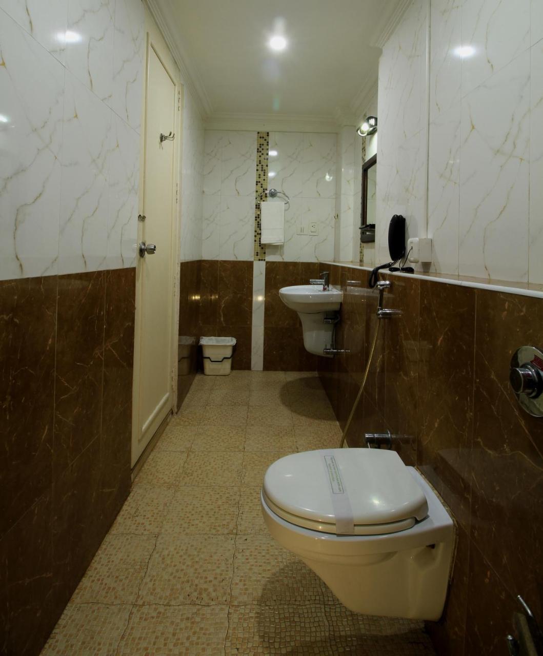 Xavier'S Residency Hotel Колам Екстериор снимка